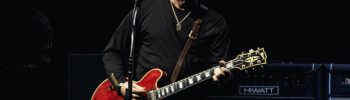 La folie des ventes d'objets de stars : une guitare vendue à 330.000€ , des lunettes à 86.000 € !