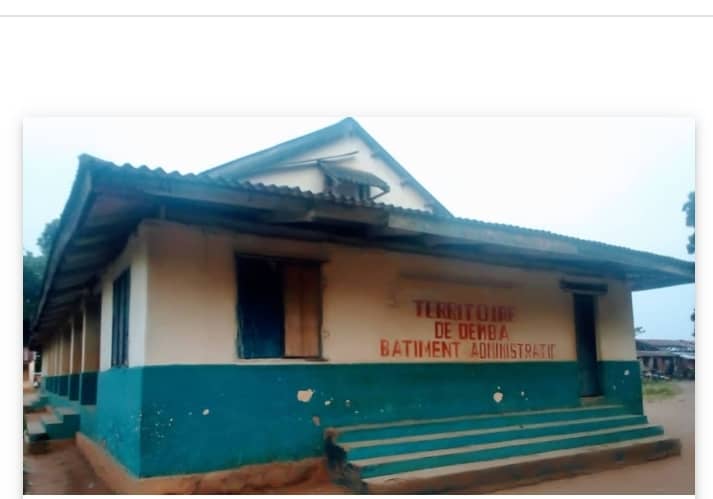 Image default
